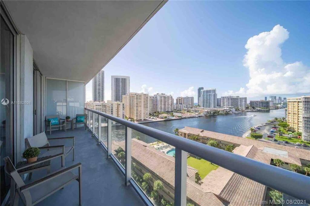 Beachwalk 1B-1B Apmt Amazing View 12A Plaja Hallandale Exterior foto